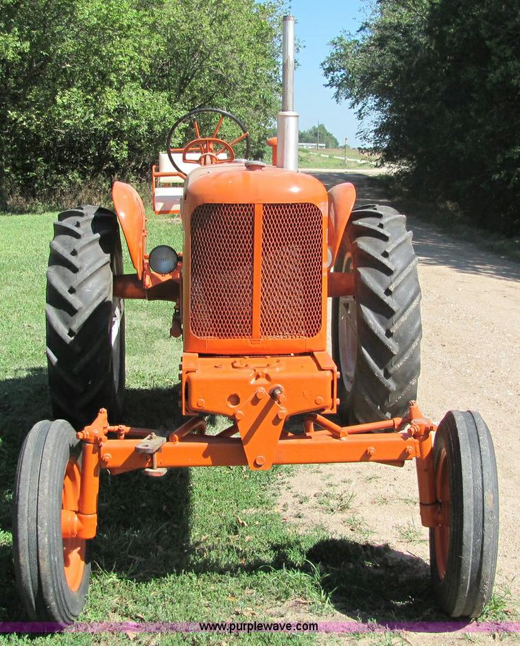 image for item 6820 Allis-Chalmers WD tractor