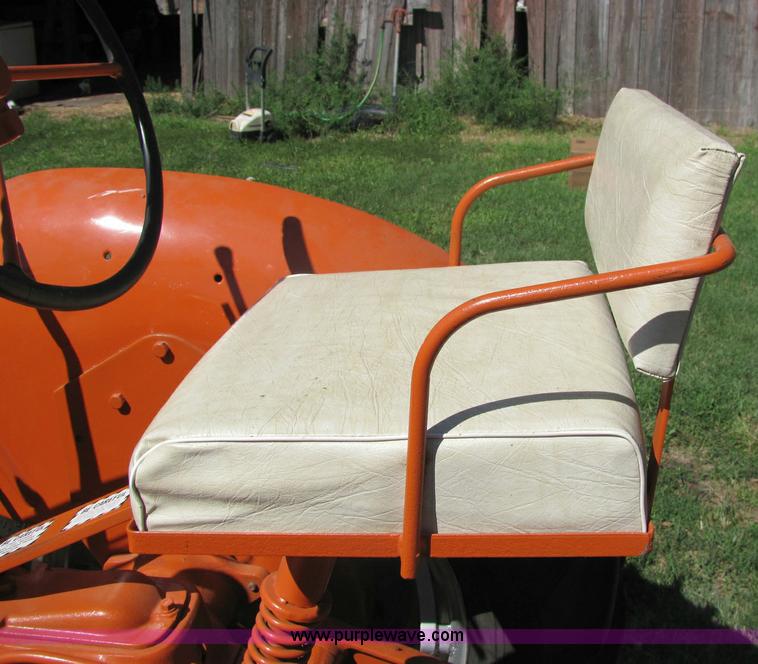 image for item 6820 Allis-Chalmers WD tractor