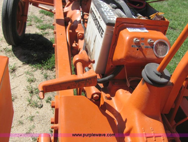 image for item 6820 Allis-Chalmers WD tractor