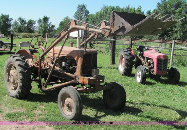 image for item 6821 Allis Chalmers tractor