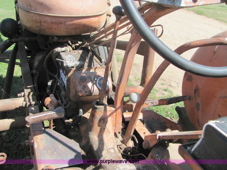 image for item 6821 Allis Chalmers tractor