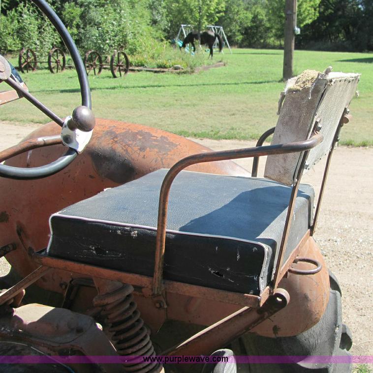 image for item 6821 Allis Chalmers tractor