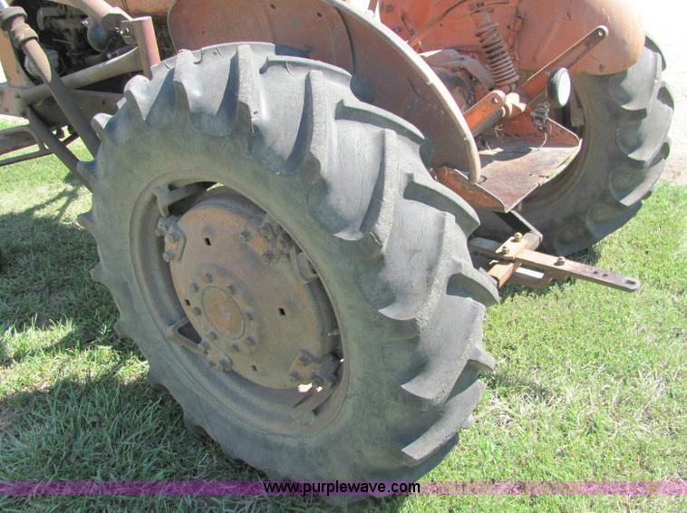 image for item 6821 Allis Chalmers tractor