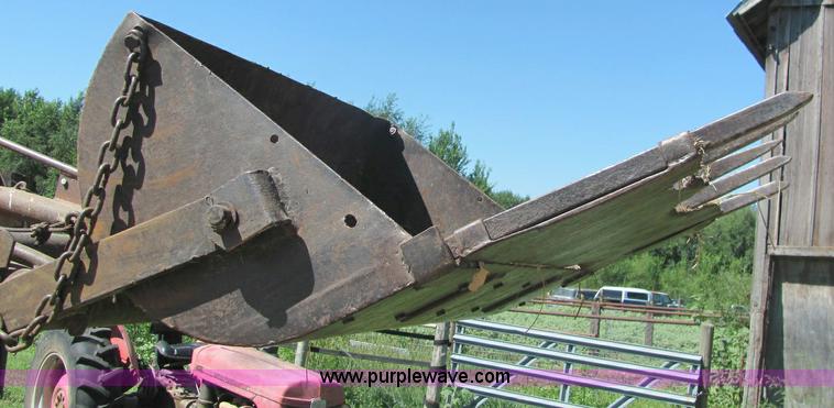 image for item 6821 Allis Chalmers tractor