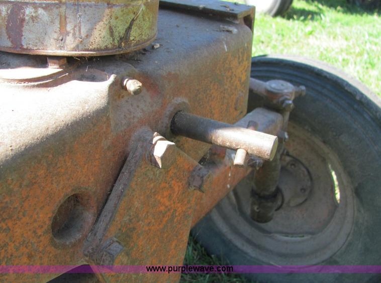 image for item 6821 Allis Chalmers tractor