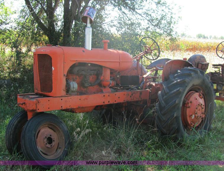 image for item 6822 Allis-Chalmers tractor