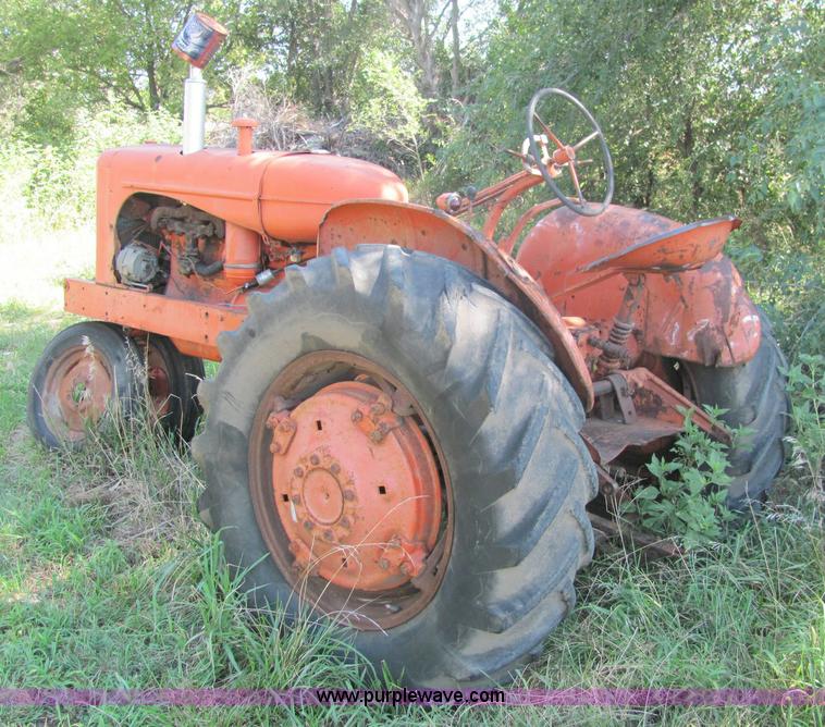 image for item 6822 Allis-Chalmers tractor