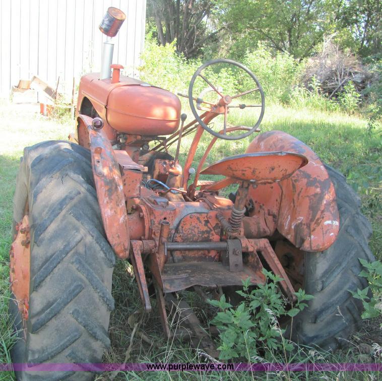 image for item 6822 Allis-Chalmers tractor