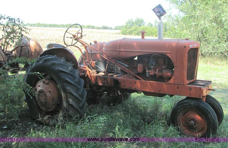image for item 6822 Allis-Chalmers tractor
