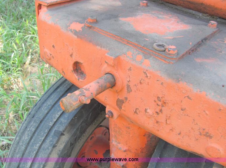 image for item 6822 Allis-Chalmers tractor