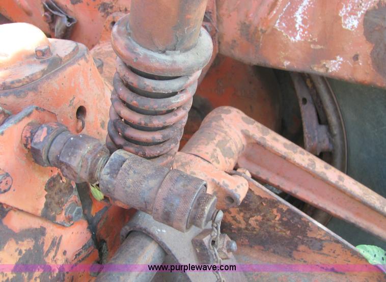 image for item 6822 Allis-Chalmers tractor