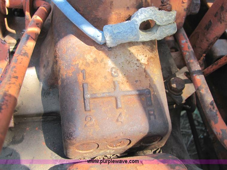 image for item 6822 Allis-Chalmers tractor