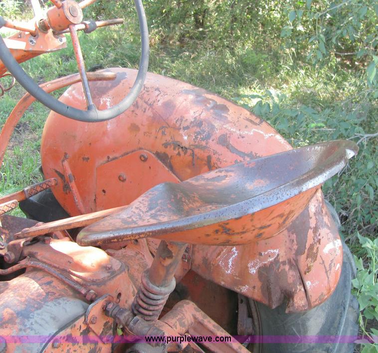 image for item 6822 Allis-Chalmers tractor