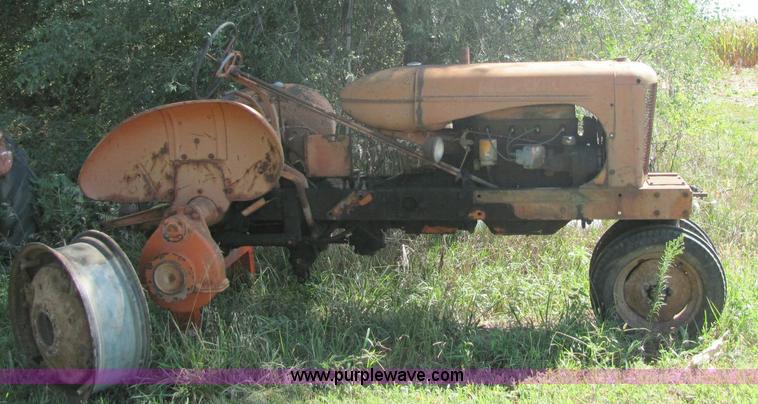 image for item 6823 Allis-Chalmers tractor