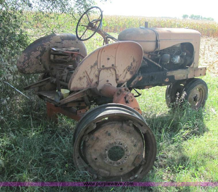 image for item 6823 Allis-Chalmers tractor