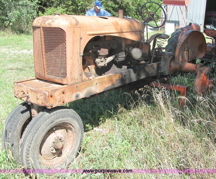 image for item 6823 Allis-Chalmers tractor