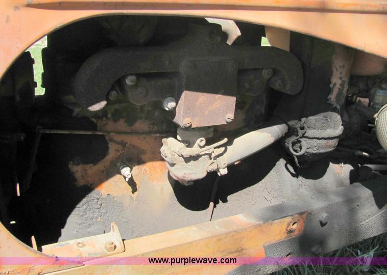 image for item 6823 Allis-Chalmers tractor