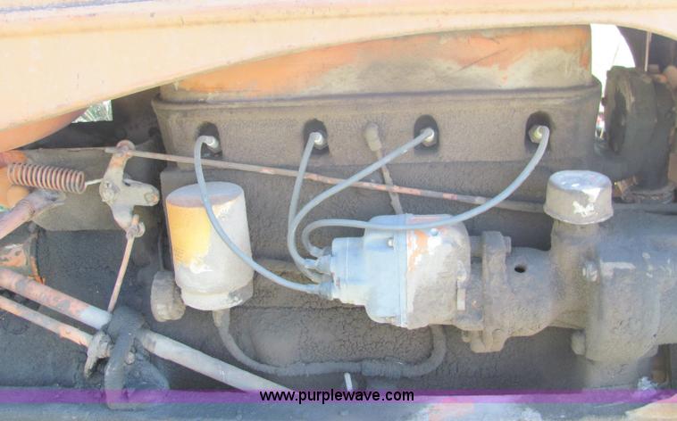 image for item 6823 Allis-Chalmers tractor