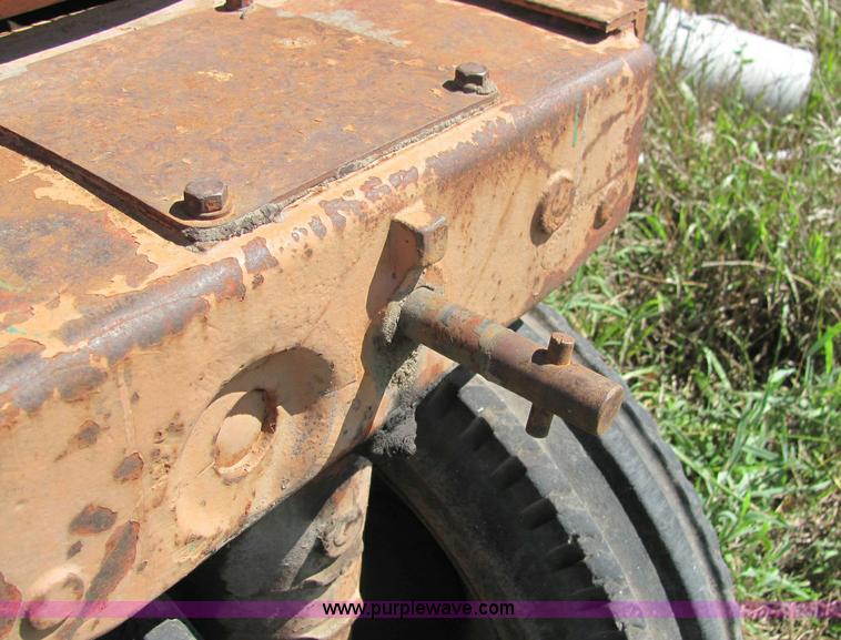 image for item 6823 Allis-Chalmers tractor