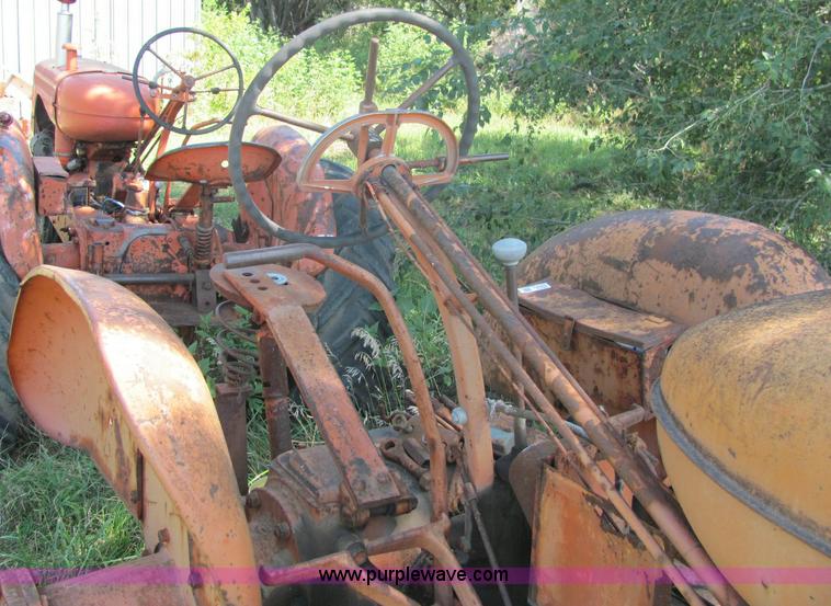 image for item 6823 Allis-Chalmers tractor