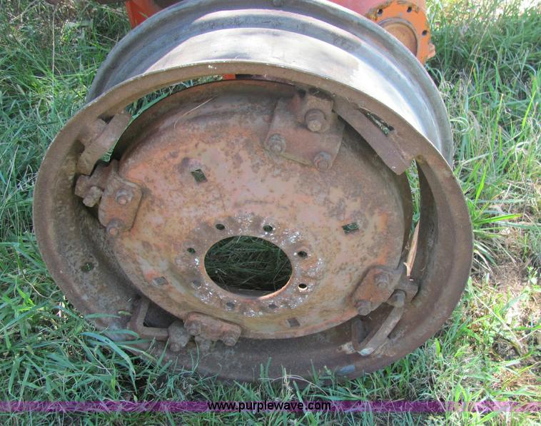 image for item 6823 Allis-Chalmers tractor