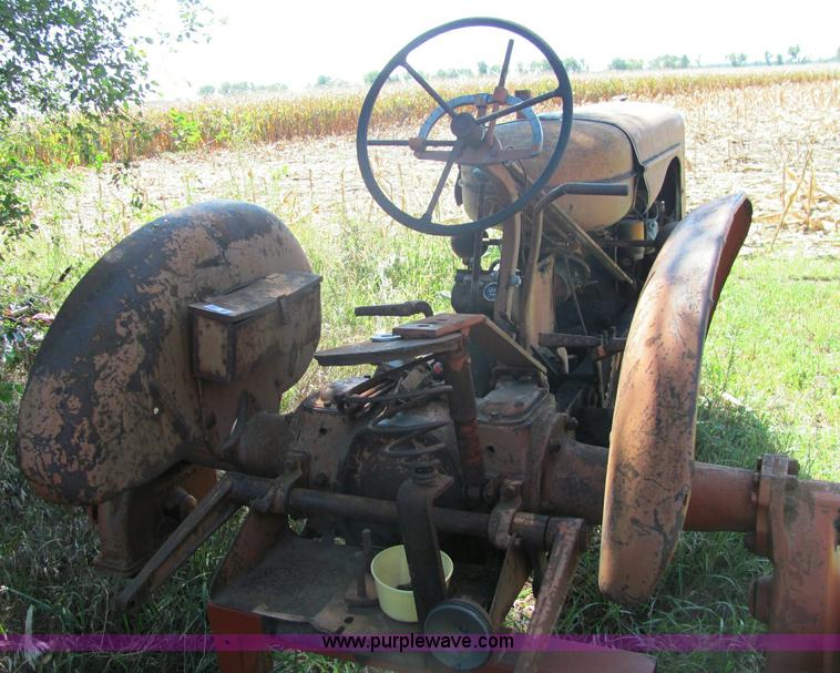 image for item 6823 Allis-Chalmers tractor