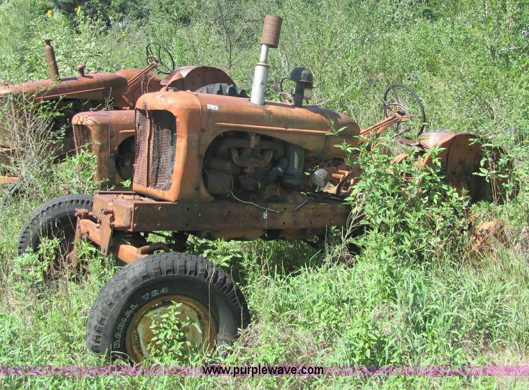 image for item 6827 (5) Allis-Chalmers parts tractors