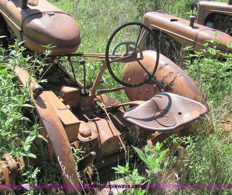 image for item 6827 (5) Allis-Chalmers parts tractors