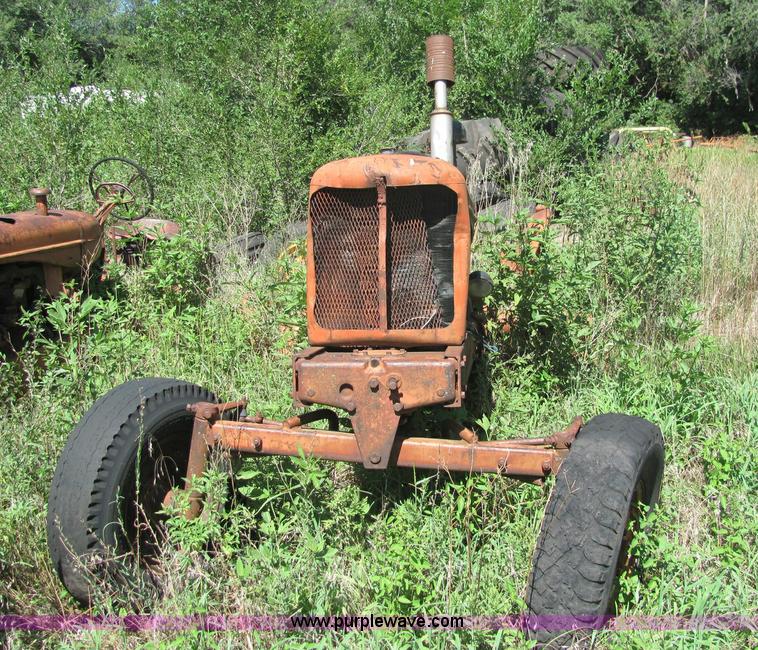 image for item 6827 (5) Allis-Chalmers parts tractors