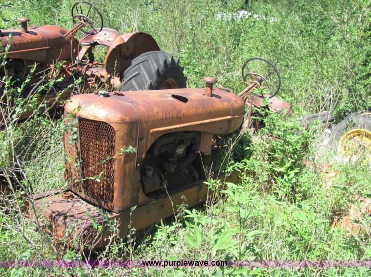 image for item 6827 (5) Allis-Chalmers parts tractors