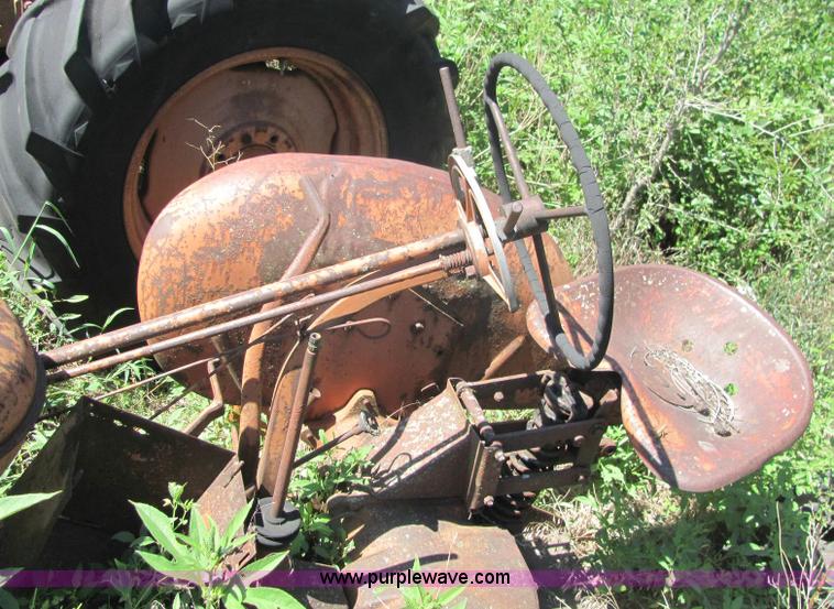 image for item 6827 (5) Allis-Chalmers parts tractors