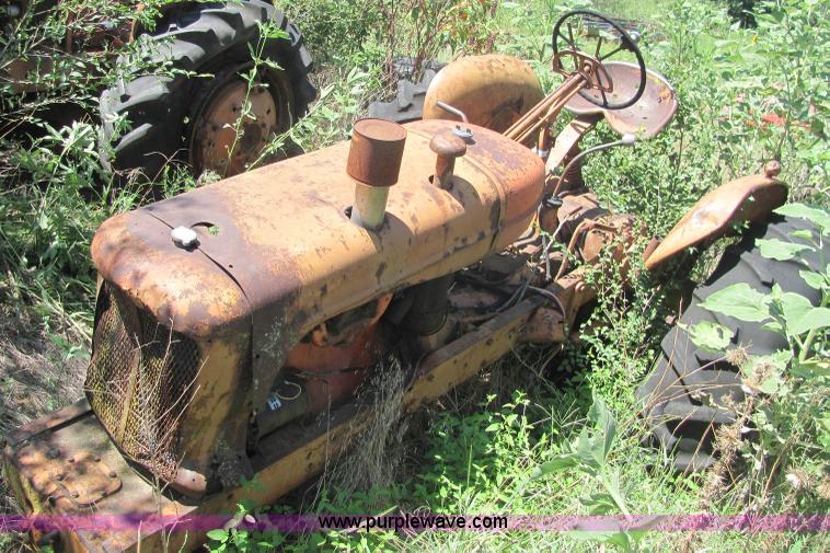 image for item 6827 (5) Allis-Chalmers parts tractors
