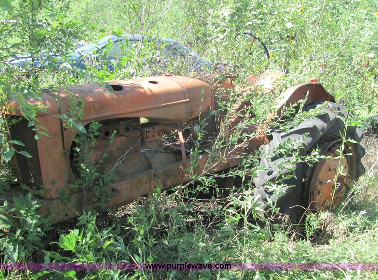 image for item 6827 (5) Allis-Chalmers parts tractors