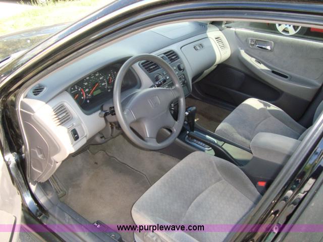 image for item 1951 2002 Honda Accord LX