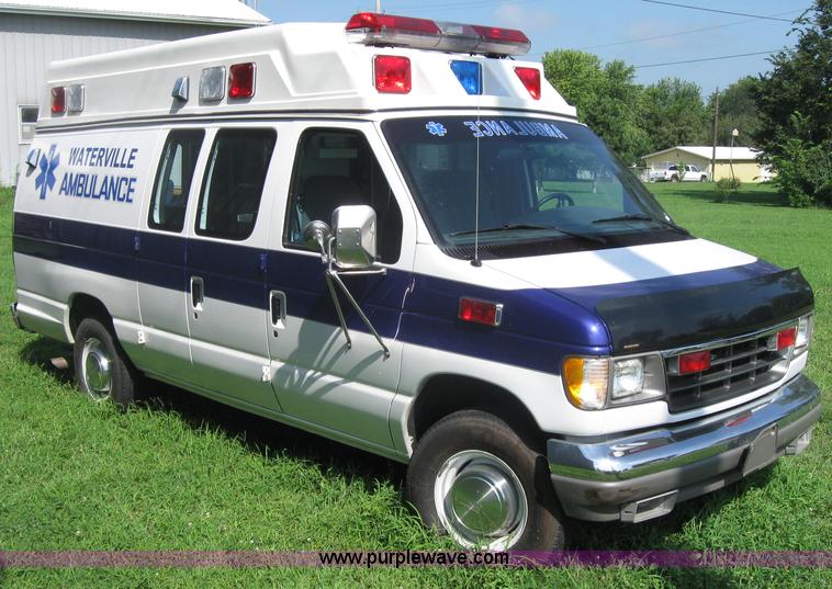 image for item 2510 1996 Ford E350 ambulance