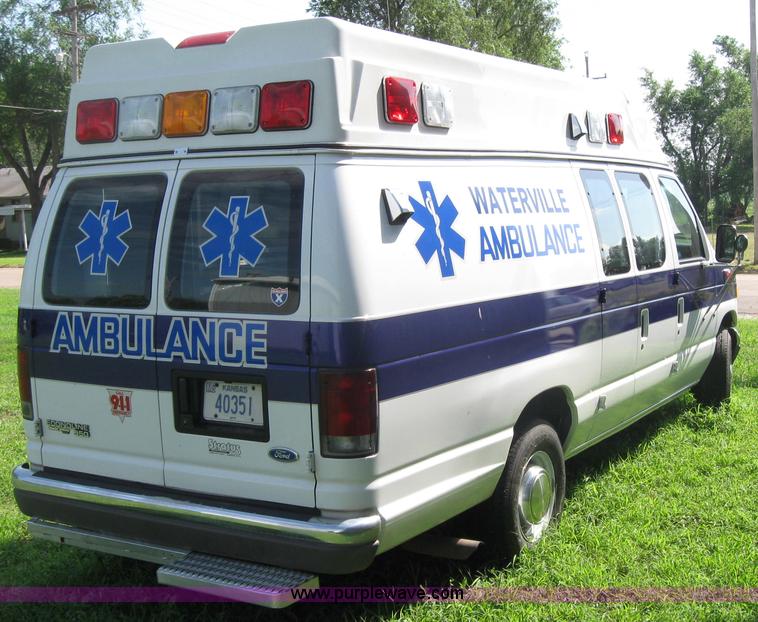 image for item 2510 1996 Ford E350 ambulance