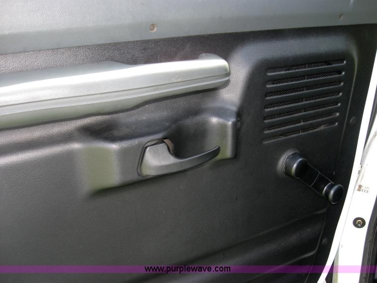 image for item 2510 1996 Ford E350 ambulance