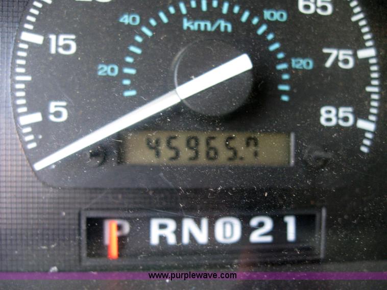 image for item 2510 1996 Ford E350 ambulance