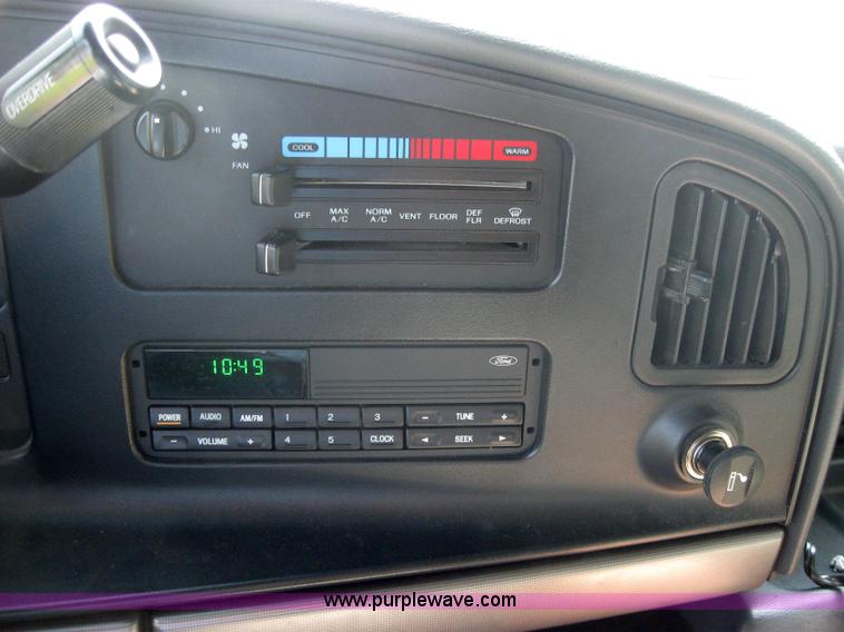 image for item 2510 1996 Ford E350 ambulance