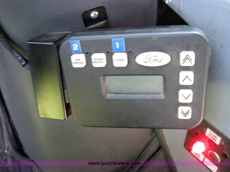 image for item 2510 1996 Ford E350 ambulance