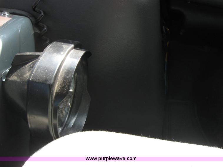 image for item 2510 1996 Ford E350 ambulance