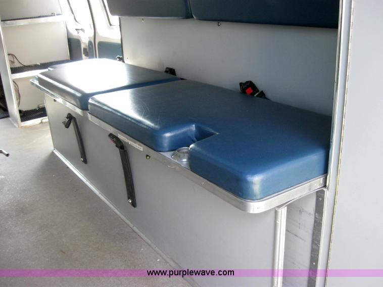 image for item 2510 1996 Ford E350 ambulance