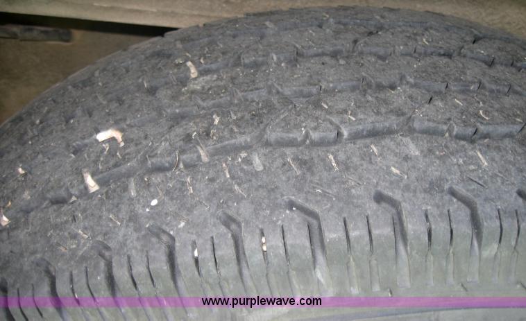 image for item 2510 1996 Ford E350 ambulance