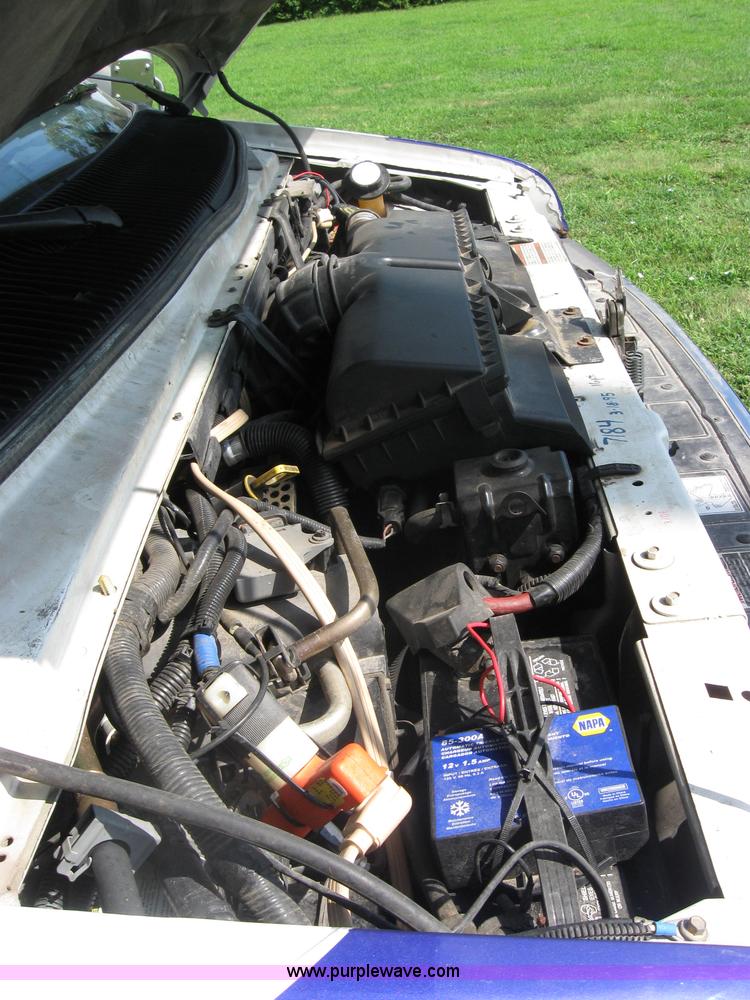 image for item 2510 1996 Ford E350 ambulance