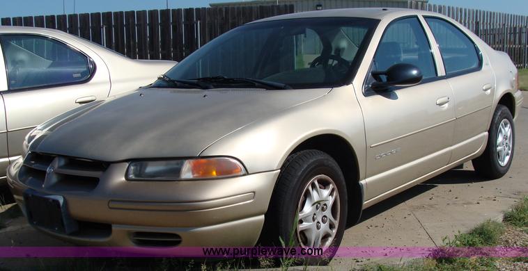 image for item 2592 2000 Dodge Stratus
