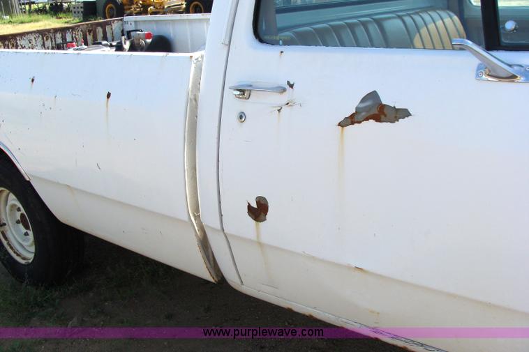 image for item 2593 1989 Dodge Ram 100