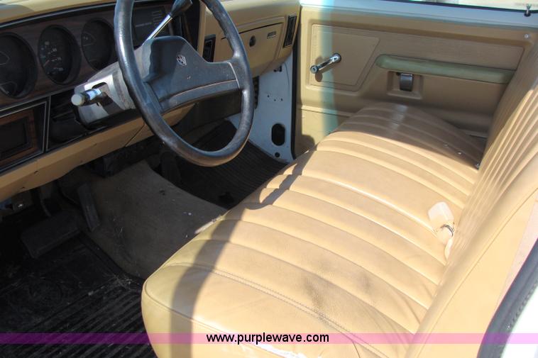 image for item 2593 1989 Dodge Ram 100