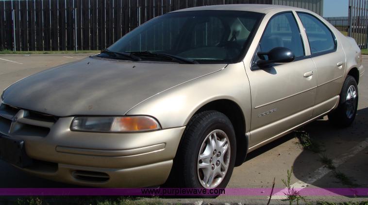 image for item 2594 2000 Dodge Stratus