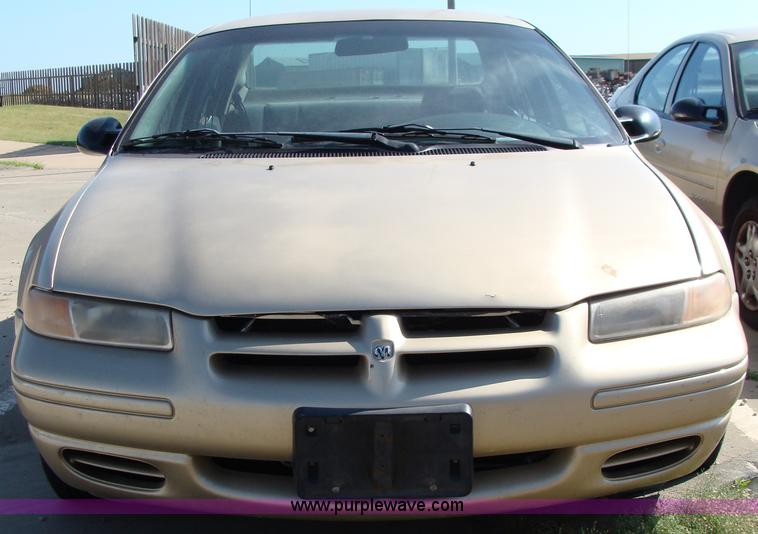 image for item 2594 2000 Dodge Stratus
