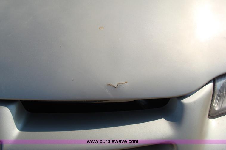 image for item 2594 2000 Dodge Stratus